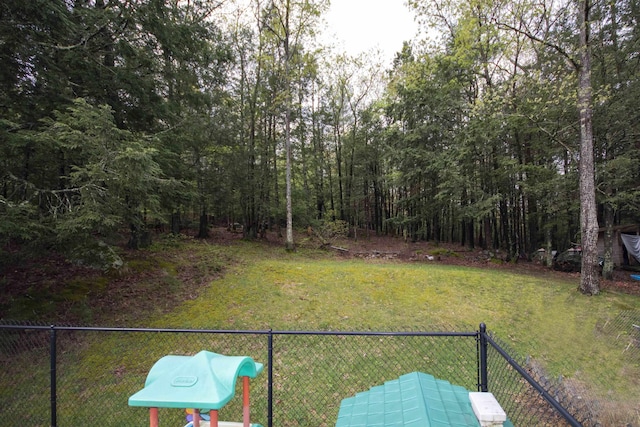 160A N Shore Rd, Derry, NH 03038 - view of yard