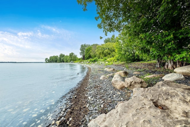 2657 W Shore Rd, Alburgh, VT 05440
