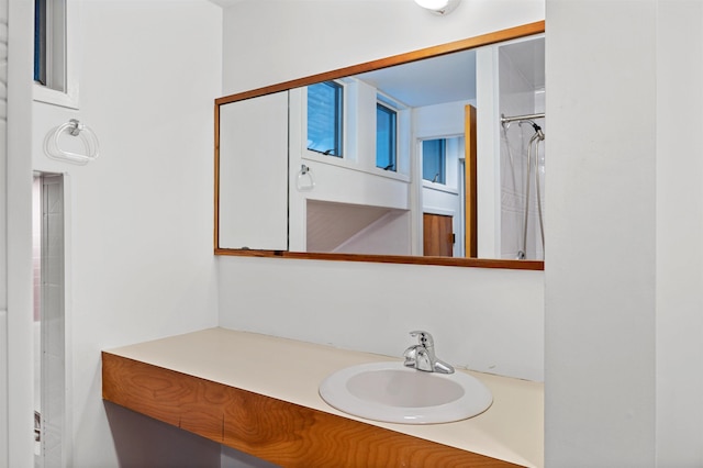full bath with vanity