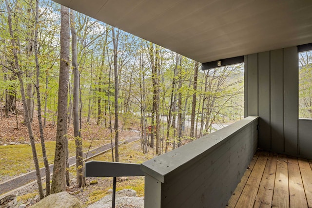 28 Fox Run Rd Unit 1And 2, Lincoln, NH 03251 - view of balcony