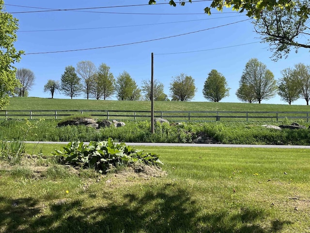 view of yard featuring a view of countryside