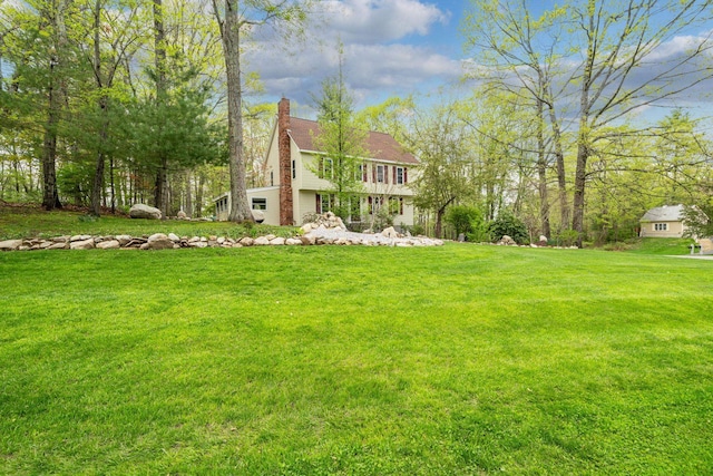 view of green lawn