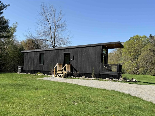 173 Piper Hill Rd, Weston, VT 05161 - view of front of home featuring a front lawn