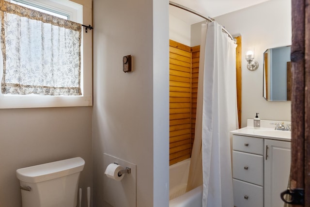 67 Birch Tree Ln, Fayston, VT 05673 - full bath with vanity, shower / bath combo, and toilet