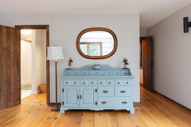67 Birch Tree Ln, Fayston, VT 05673 - detailed view of wood finished floors and baseboards