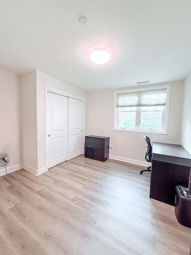29 Bennett St, Nashua, NH 03064 - office with light wood-style flooring and baseboards