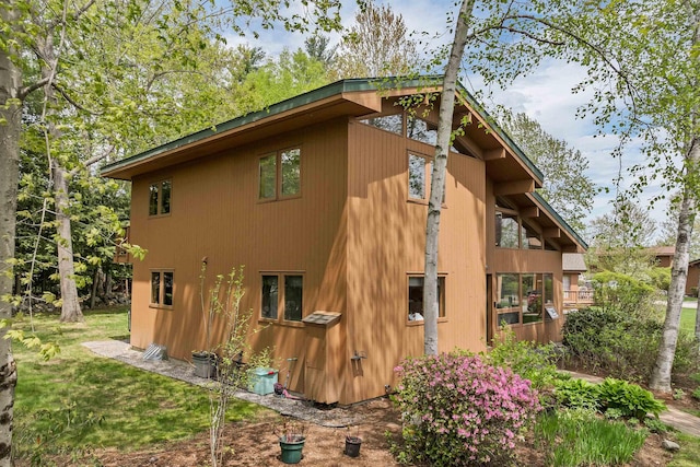 view of home's exterior