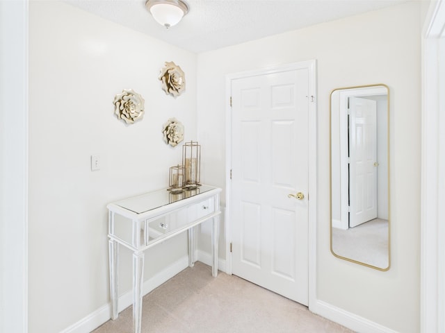 8 Lincoln Dr Unit B, Hooksett, NH 03106 - foyer with light carpet and baseboards