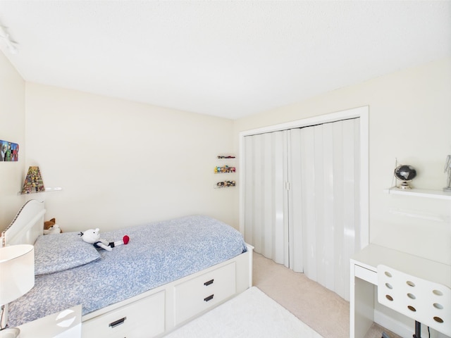 8 Lincoln Dr Unit B, Hooksett, NH 03106 - bedroom with light colored carpet