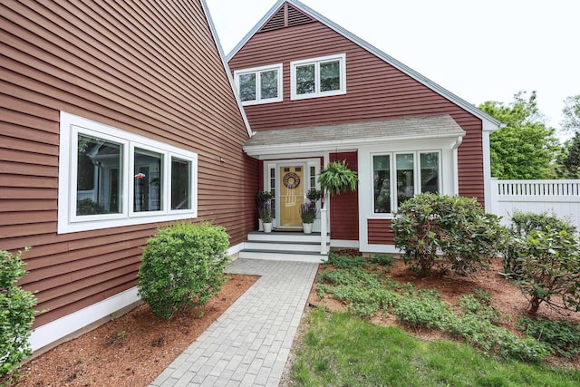 203 Straw Hill Rd, Manchester, NH 03104 - view of front of house featuring fence