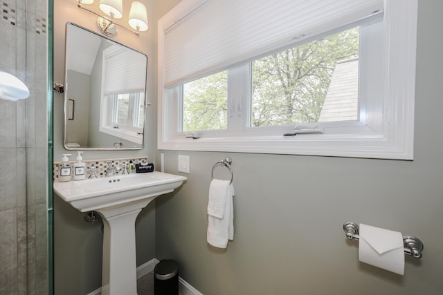 203 Straw Hill Rd, Manchester, NH 03104 - bathroom featuring a tile shower