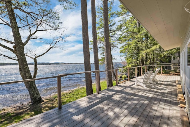 57 Governors Shore Rd, Wolfeboro, NH 03894