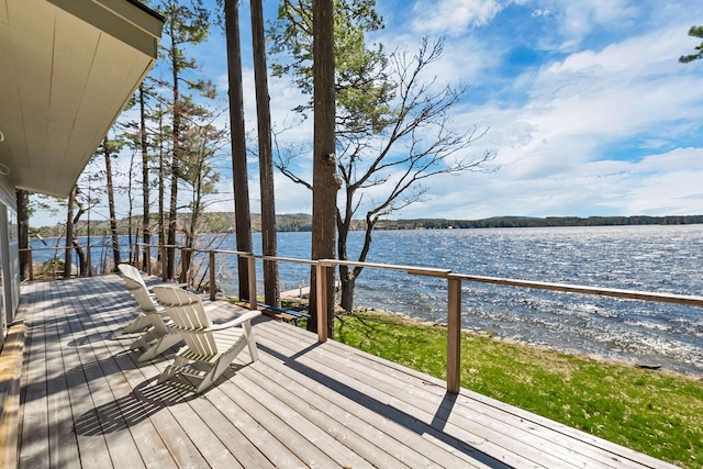 57 Governors Shore Rd, Wolfeboro, NH 03894