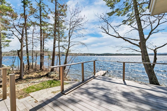 57 Governors Shore Rd, Wolfeboro, NH 03894