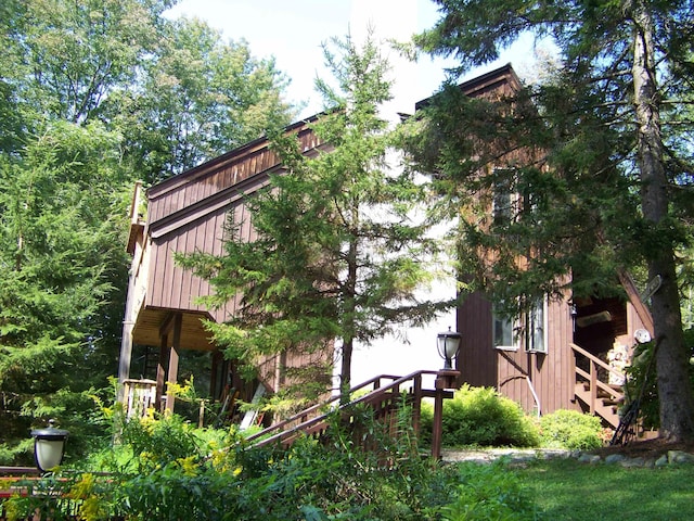 111 Forest Ln, Rochester, VT 05767 - view of property exterior featuring stairs