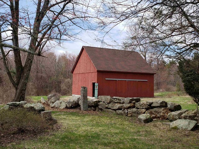 685 Abbot Hill Rd, Wilton, NH 03086 - view of barn with a yard