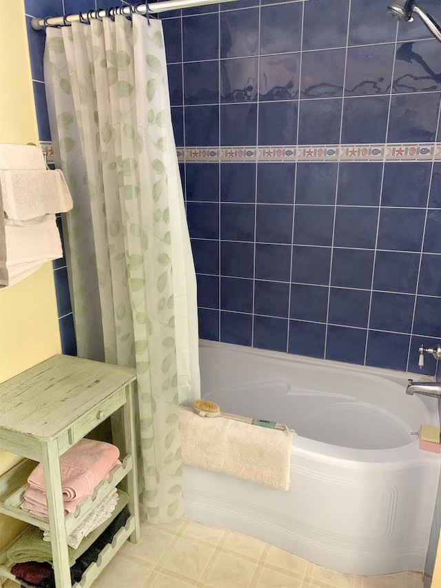 121 Platt Rd, Highgate, VT 05459 - bathroom with shower / tub combo with curtain