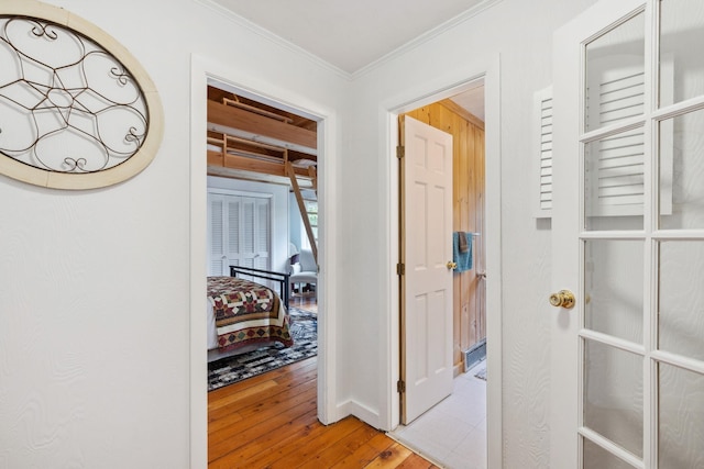 46 Crestwood Dr, Conway, NH 03860 - hall with ornamental molding, light wood-style floors, and baseboards