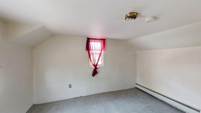 17 Convent Sq, Burlington, VT 05401 - bonus room with baseboard heating and lofted ceiling