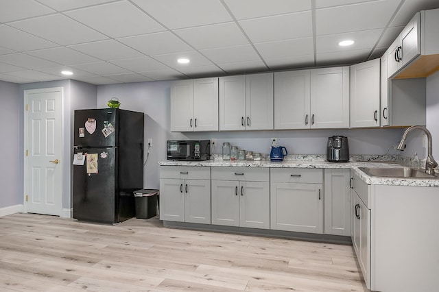 105 Fall Mill Rd, York, ME 03909 - kitchen featuring black appliances, a sink, light wood-style floors, a drop ceiling, and recessed lighting