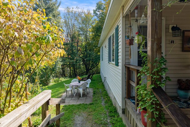 71 Scottsdale Rd, Newport City, VT 05855 - view of grassy yard featuring a patio area