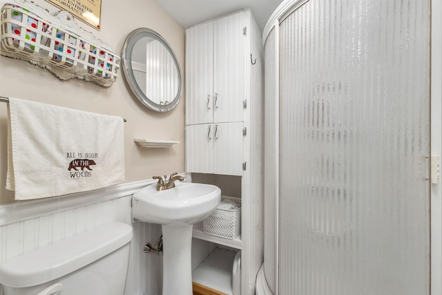 18 Mayflower Ln, Moultonborough, NH 03254 - full bathroom featuring a stall shower and toilet