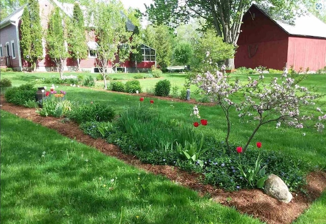 825 S End Rd, North Hero, VT 05457 - view of grassy yard with a barn