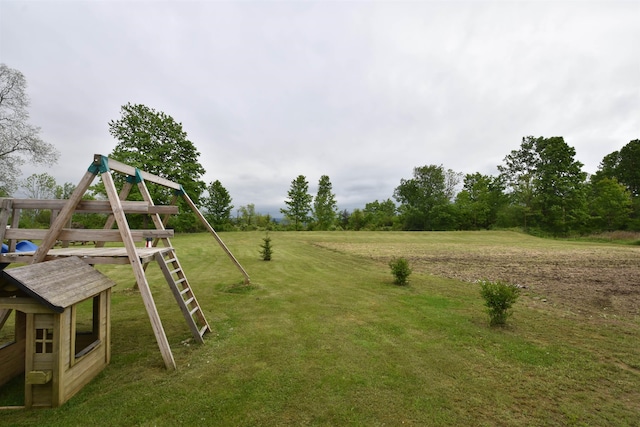 3900 Jersey St, Panton, VT 05491 - view of green lawn