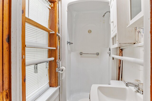 25 Eames St, Northumberland, NH 03582 - bathroom with a shower and a sink