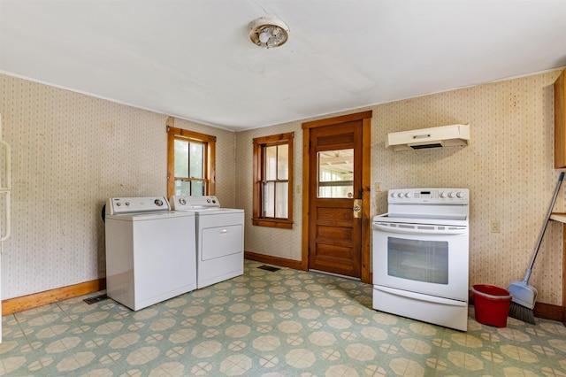 25 Eames St, Northumberland, NH 03582 - washroom with independent washer and dryer, wallpapered walls, and baseboards
