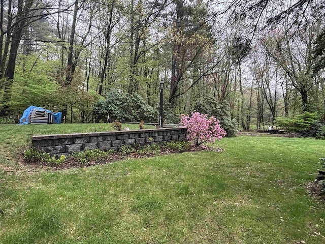 68 N Lowell Rd, Windham, NH 03087 - view of grassy yard