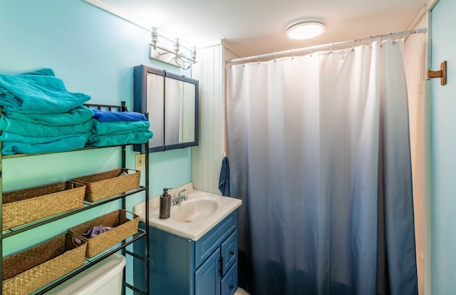 95 Main St, Wells River, VT 05081 - full bathroom featuring toilet, vanity, and curtained shower
