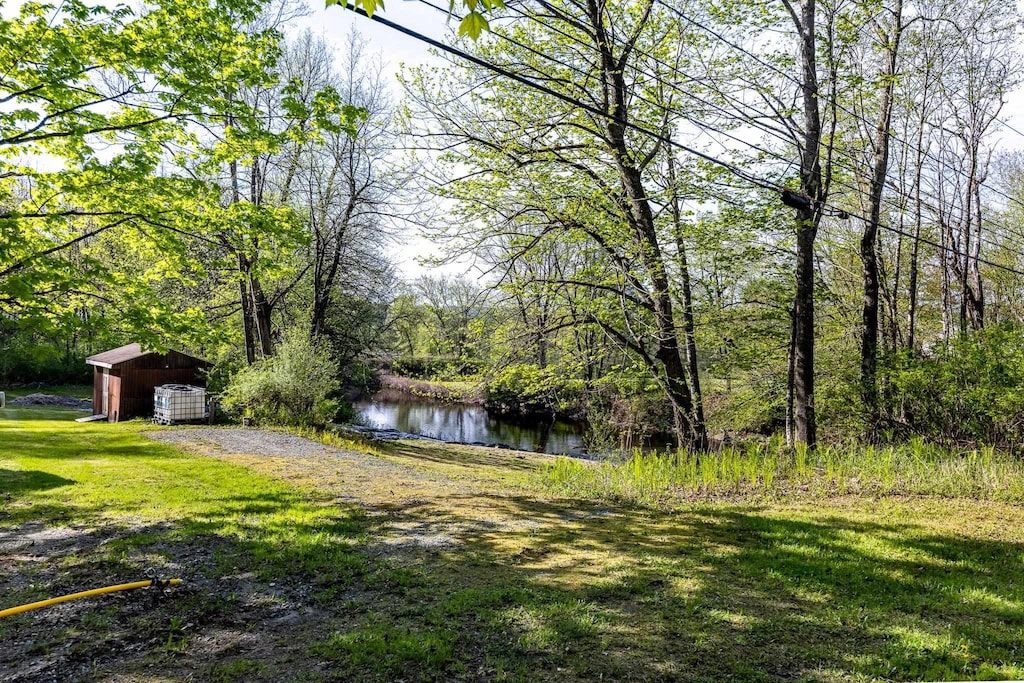 13 Tannery Rd, Orford, NH 03777