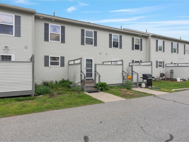 8 Checkerberry Sq Unit 106, Milton, VT 05468 - view of front of house with entry steps
