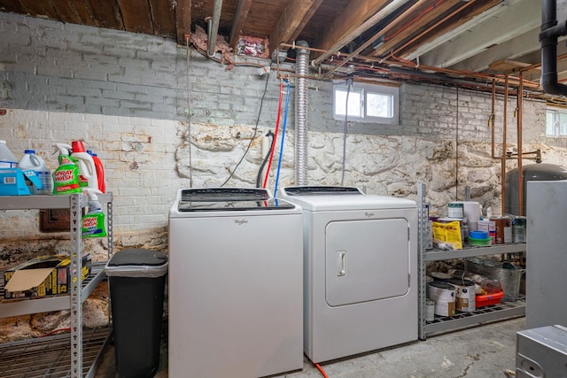 546 Salmon Falls Rd, Rochester, NH 03868 - washroom featuring independent washer and dryer