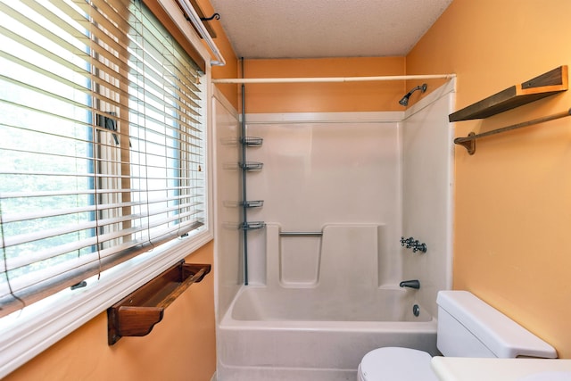 10 Onset Rd Unit 9A, Bennington, NH 03442 - full bathroom with toilet, shower / tub combination, and a textured ceiling