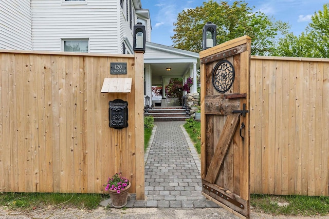 120 S Mast St, Goffstown, NH 03045 - gate featuring covered porch