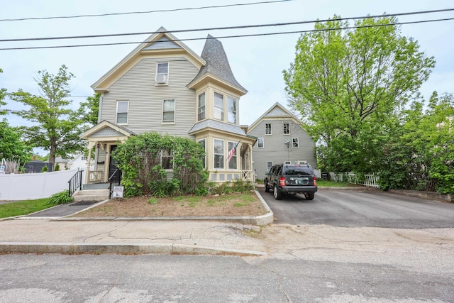 15 Pleasant St, Farmington, NH 03835