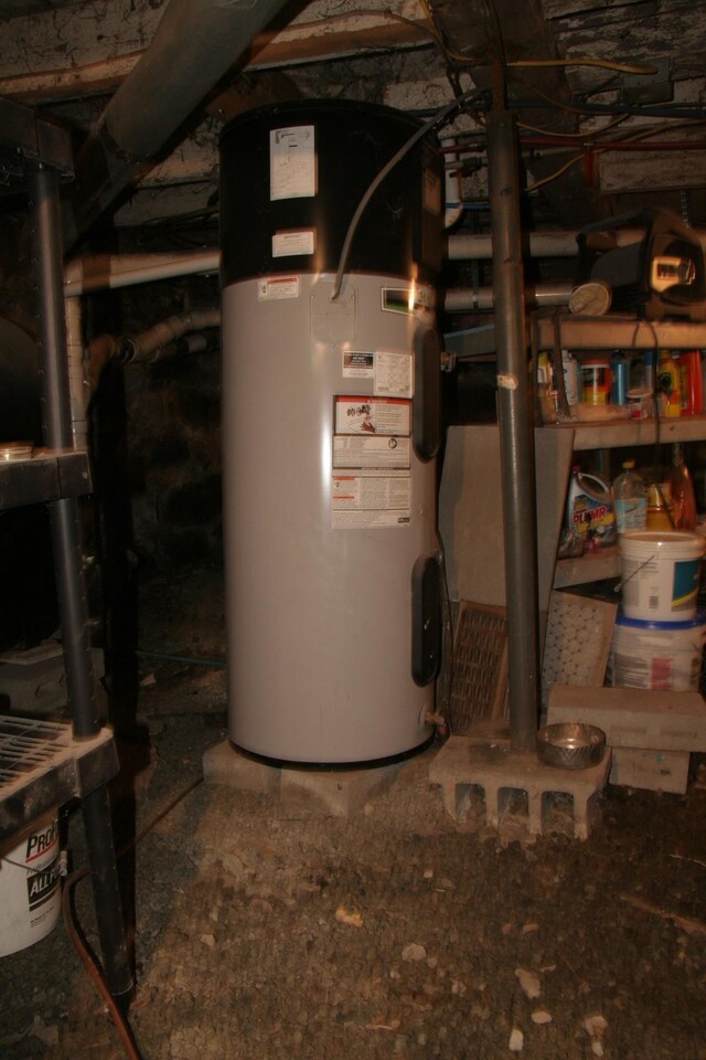 1083 Back Center Rd, Lyndon, VT 05851 - utility room with water heater