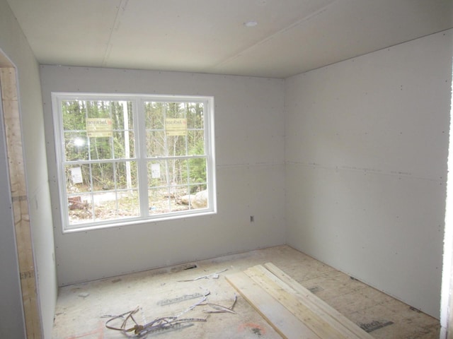 102 Thomas Dr, Wakefield, NH 03872 - view of spare room