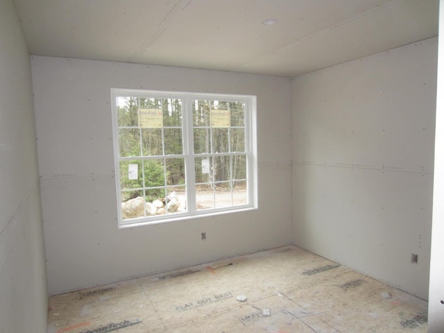 102 Thomas Dr, Wakefield, NH 03872 - view of spare room