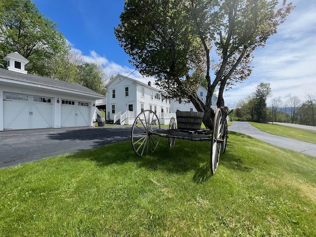 959 Presidential Hwy, Jefferson, NH 03583 - view of front of property featuring a front lawn and a detached garage