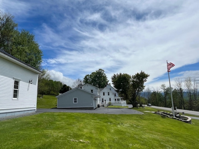959 Presidential Hwy, Jefferson, NH 03583 - view of green lawn
