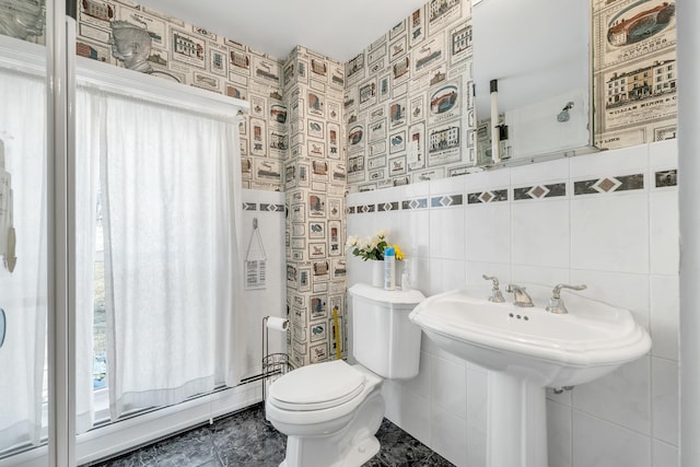 959 Presidential Hwy, Jefferson, NH 03583 - bathroom featuring tile walls, toilet, and wallpapered walls