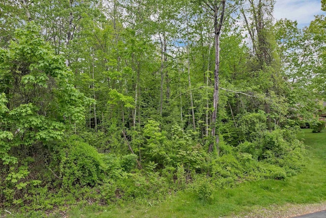 22 Race Point Rd, Laconia, NH 03246