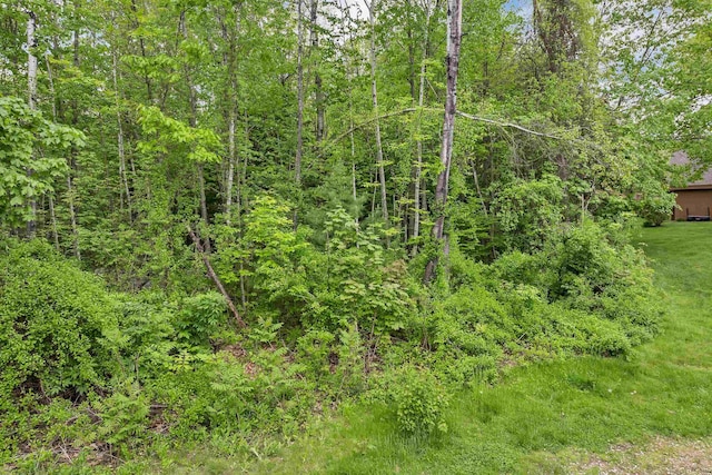22 Race Point Rd, Laconia, NH 03246