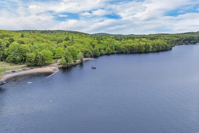 22 Race Point Rd, Laconia, NH 03246