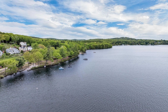 22 Race Point Rd, Laconia, NH 03246