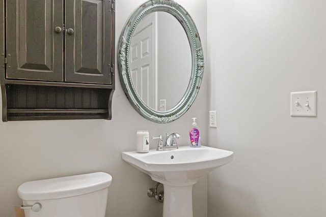 48 Landing Ln Unit 15, Laconia, NH 03246 - half bath with toilet