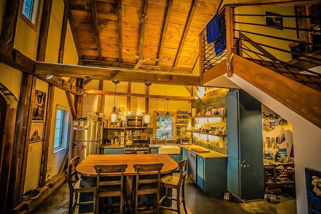 1460 Main St, Waitsfield, VT 05673 - dining area with arched walkways, wood ceiling, and concrete flooring